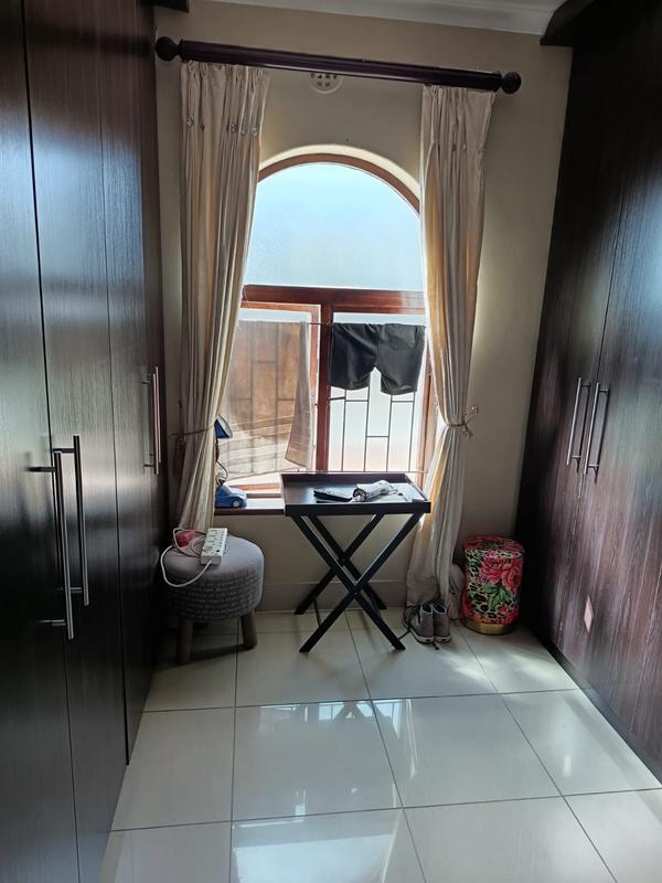 5 Bedroom Property for Sale in Grassy Park Western Cape